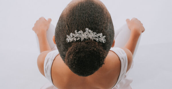 CRYSTAL FLOWER HAIR COMB